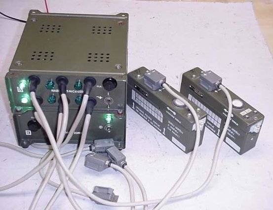 Nabíjačka na 6 batérií z rádiostanice RF-10